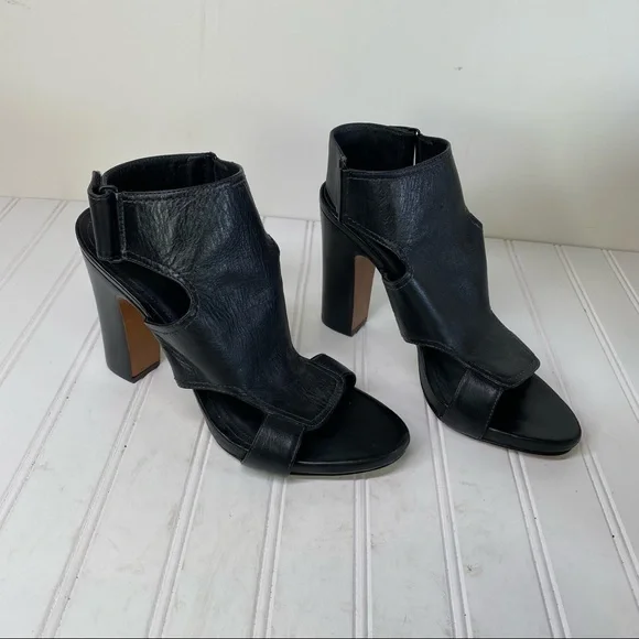 Pour La Victoire Echo black leather Sandals - Picture 3 of 7